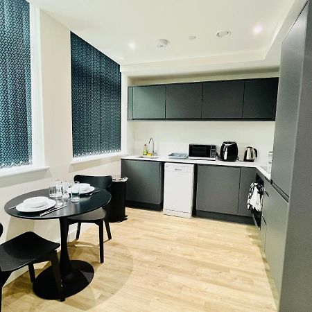 Fully Equipped One Bedroom Apartment Near Old Trafford Stadium! Manchester Dış mekan fotoğraf