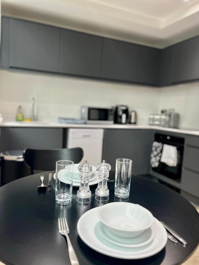 Fully Equipped One Bedroom Apartment Near Old Trafford Stadium! Manchester Dış mekan fotoğraf